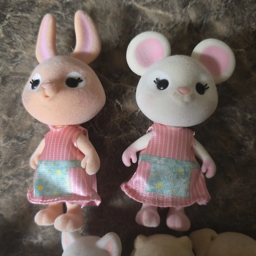 Honey Bee‎ Acres PLAYGROUND PALS   SET OF 8